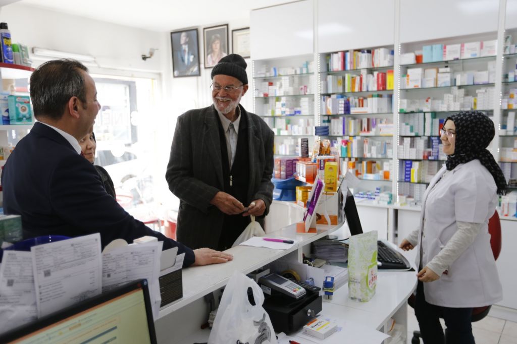 TANJU ÖZCAN'I GÖRÜNCE GÖZYAŞLARINI TUTAMADI