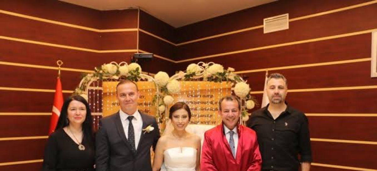 Belediye Başkanı Tanju Özcan ilk nikâhını kıydı