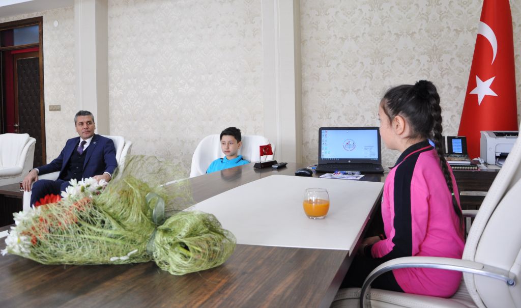 23 NİSAN COŞKUSU ÖĞRENCİLERİN ZİYARETİYLE BAŞLADI