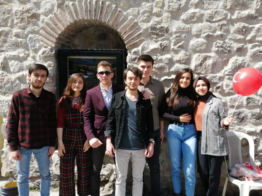 23 Nisan'a renk kattılar: Türk Ocaklı gençlerden örnek kutlama