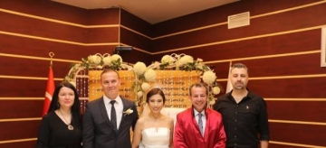 Belediye Başkanı Tanju Özcan ilk nikâhını kıydı