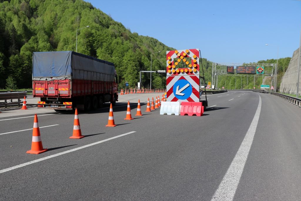 Anadolu Otoyolu'nda bakım çalışması başladı