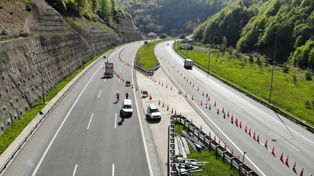 Anadolu Otoyolu'nda bakım çalışması başladı