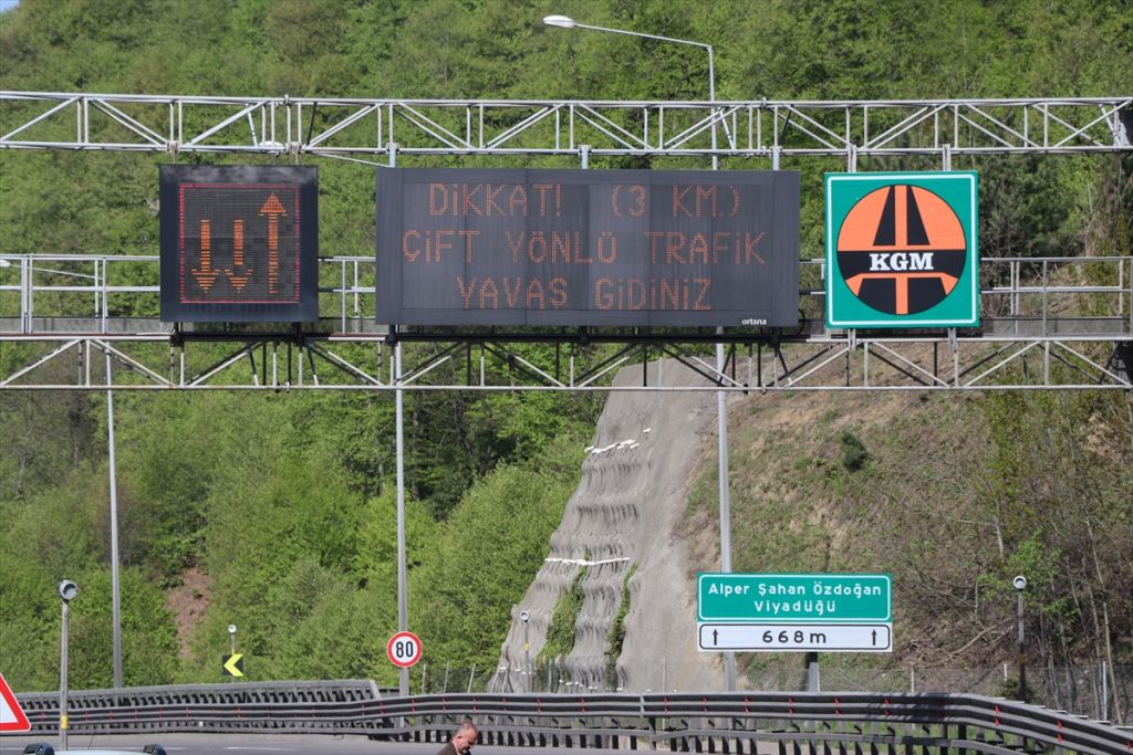 Anadolu Otoyolu'nda bakım çalışması başladı