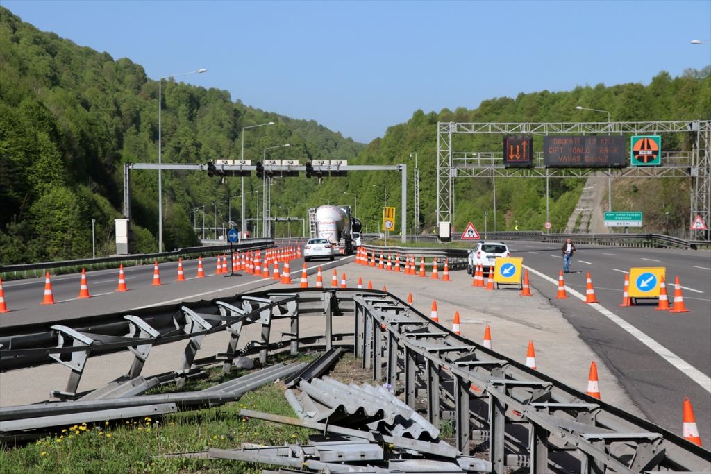 Anadolu Otoyolu'nda bakım çalışması başladı