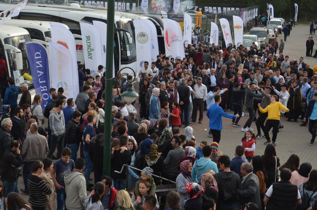 Aşçılık öğrencileri staj yapacakları otellere uğurlandı