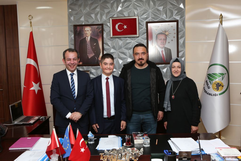 Başkan Özcan, koltuğunu 7'nci sınıf öğrencisine devretti