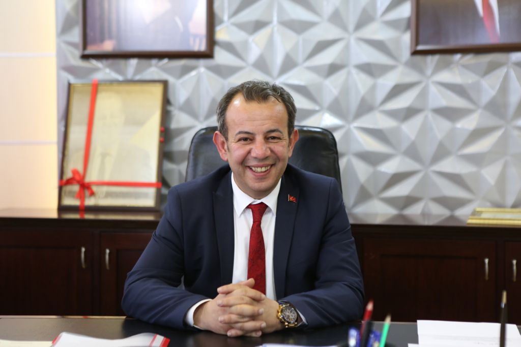 Başkan Özcan'dan 23 Nisan Mesajı: "23 Nisan Ulusal Egemenlik ve Çocuk Bayramı kutlu olsun"