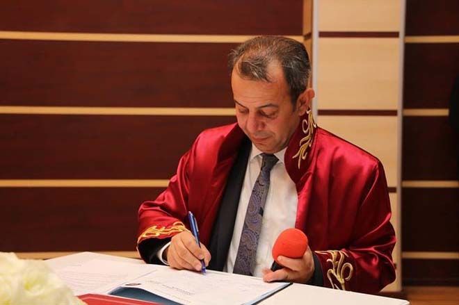 Belediye Başkanı Tanju Özcan ilk nikâhını kıydı