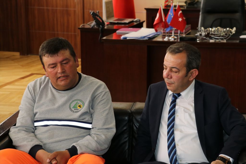 Bolu Belediyesi'nde işten çıkarmalara tepki