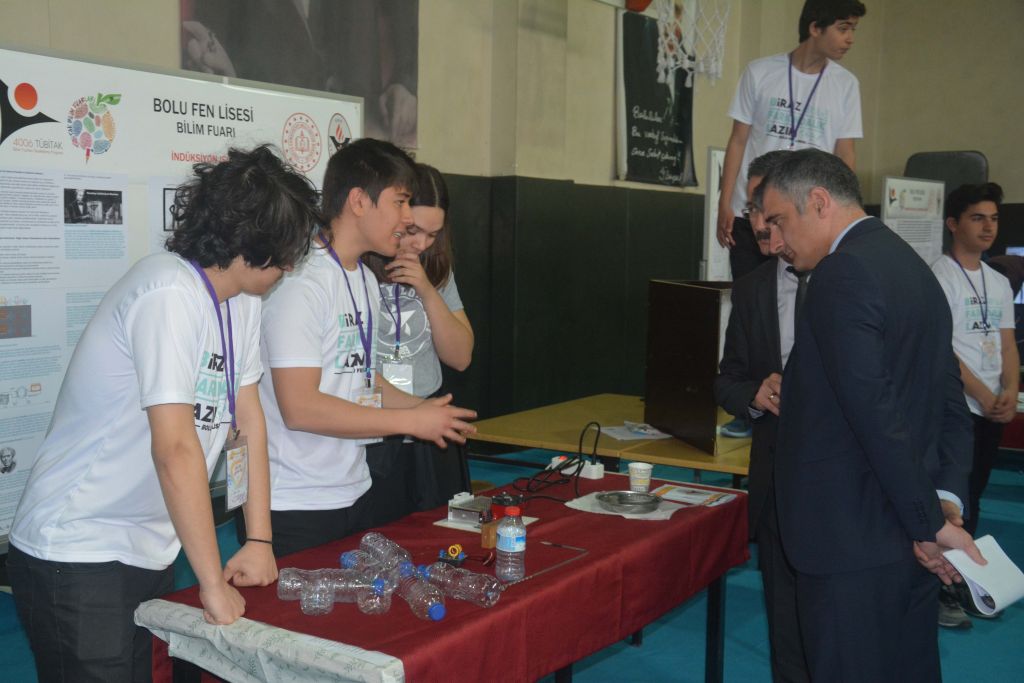 BOLU FEN LİSESİ'NDEN BİLİM ŞENLİĞİ