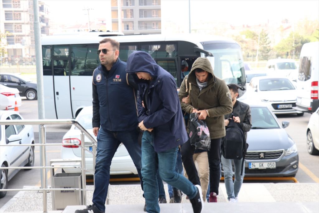 Bolu merkezli FETÖ/PDY operasyonunda gözaltına alınan 13 şüpheli adliyeye sevk edildi