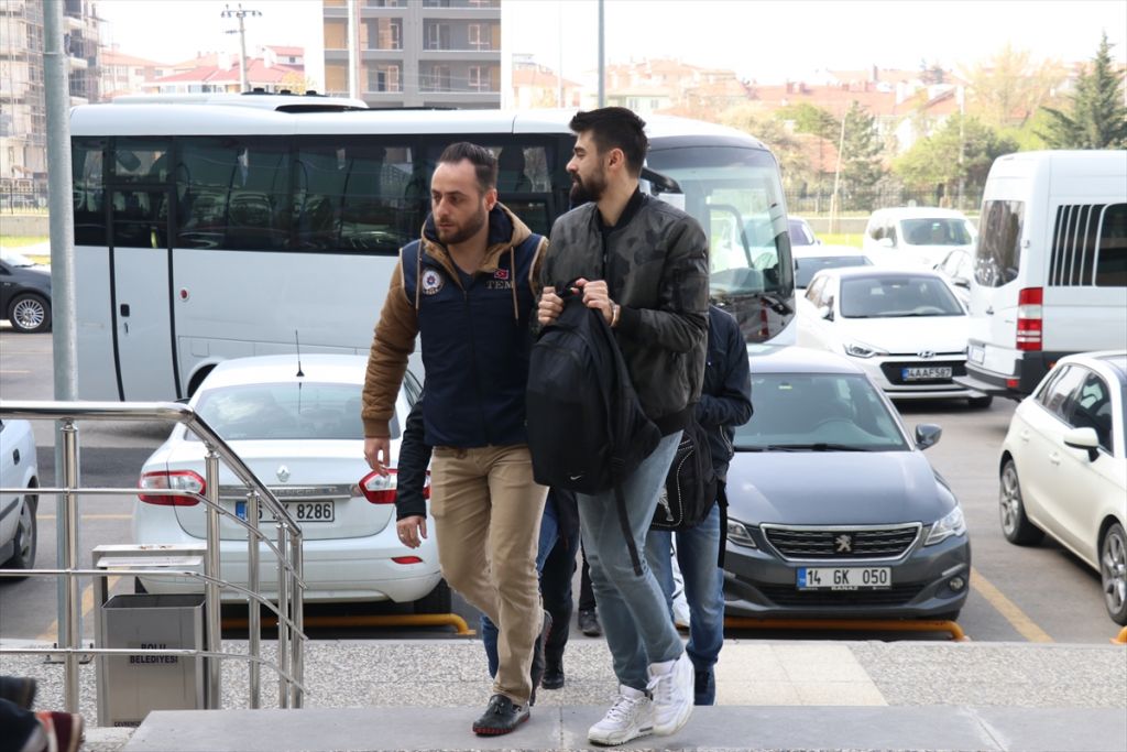 Bolu merkezli FETÖ/PDY operasyonunda gözaltına alınan 13 şüpheli adliyeye sevk edildi
