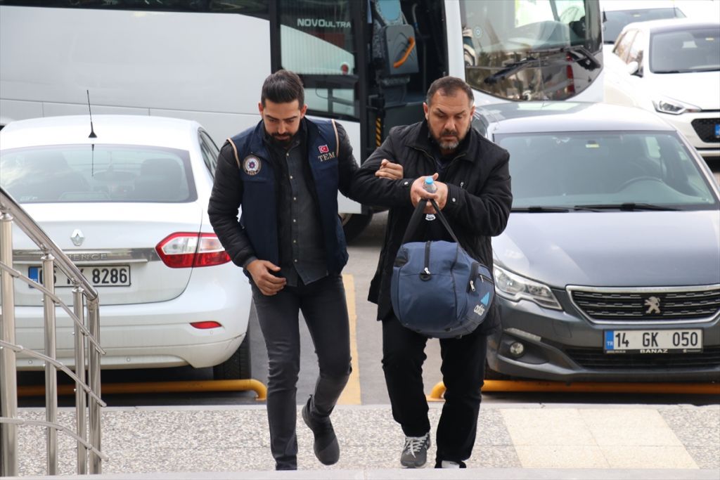 Bolu merkezli FETÖ/PDY operasyonunda gözaltına alınan 13 şüpheli adliyeye sevk edildi