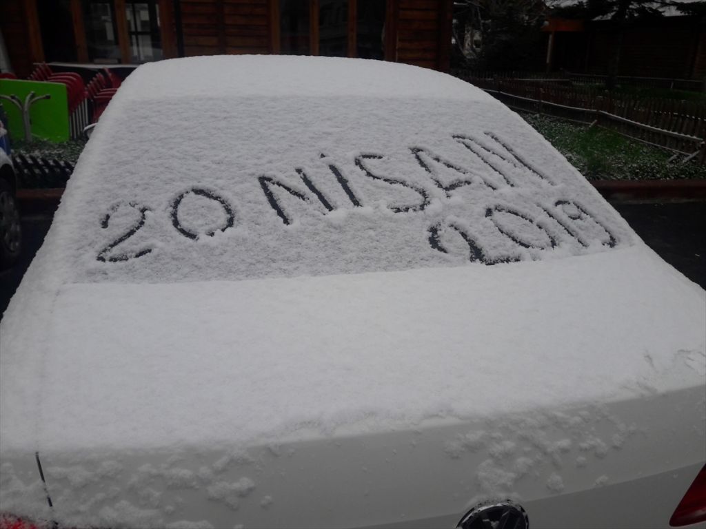 Bolu'nun Gerede ve Yeniçağa ilçelerinde kar yağışı etkili oluyor