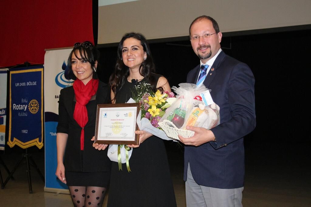 Dilek öğretmene sevgi seli: Ödüllü öğretmen Bolu halkıyla buluştu