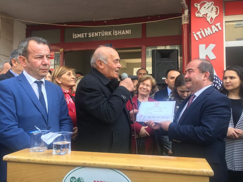 Emin Tekemen ve Turhan Bulut mazbatasını aldı
