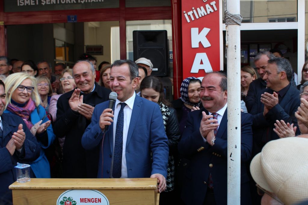Emin Tekemen ve Turhan Bulut mazbatasını aldı