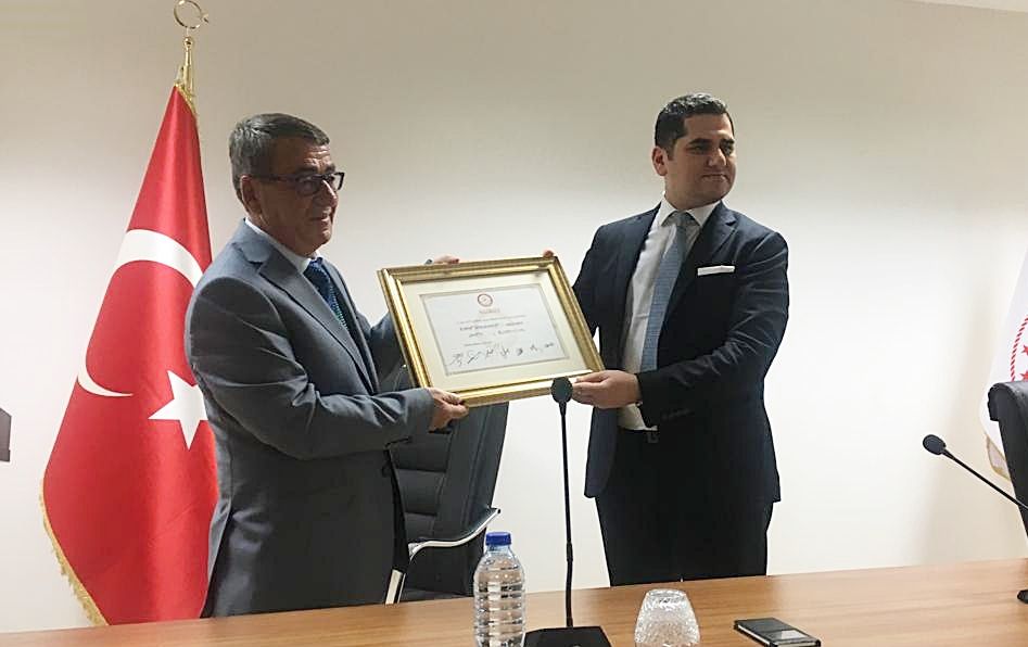 Emin Tekemen ve Turhan Bulut mazbatasını aldı