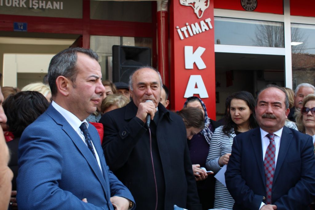 Emin Tekemen ve Turhan Bulut mazbatasını aldı