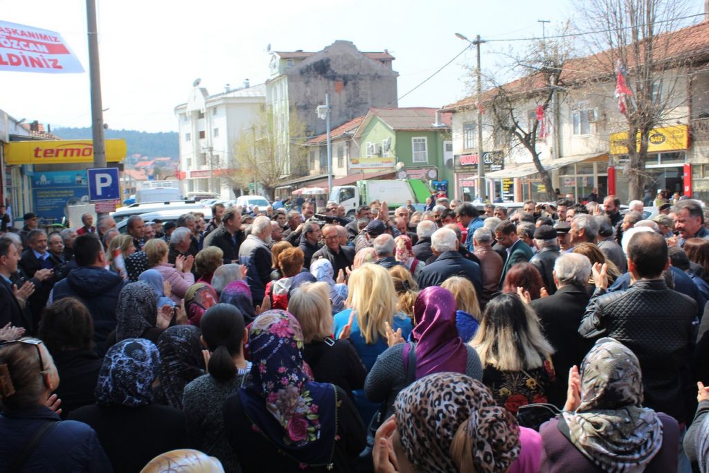 Emin Tekemen ve Turhan Bulut mazbatasını aldı