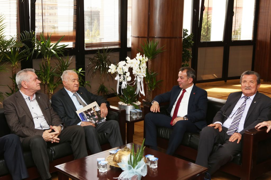 İzzet Baysal Vakfı'ndan Başkan Özcan'a tebrik ziyareti