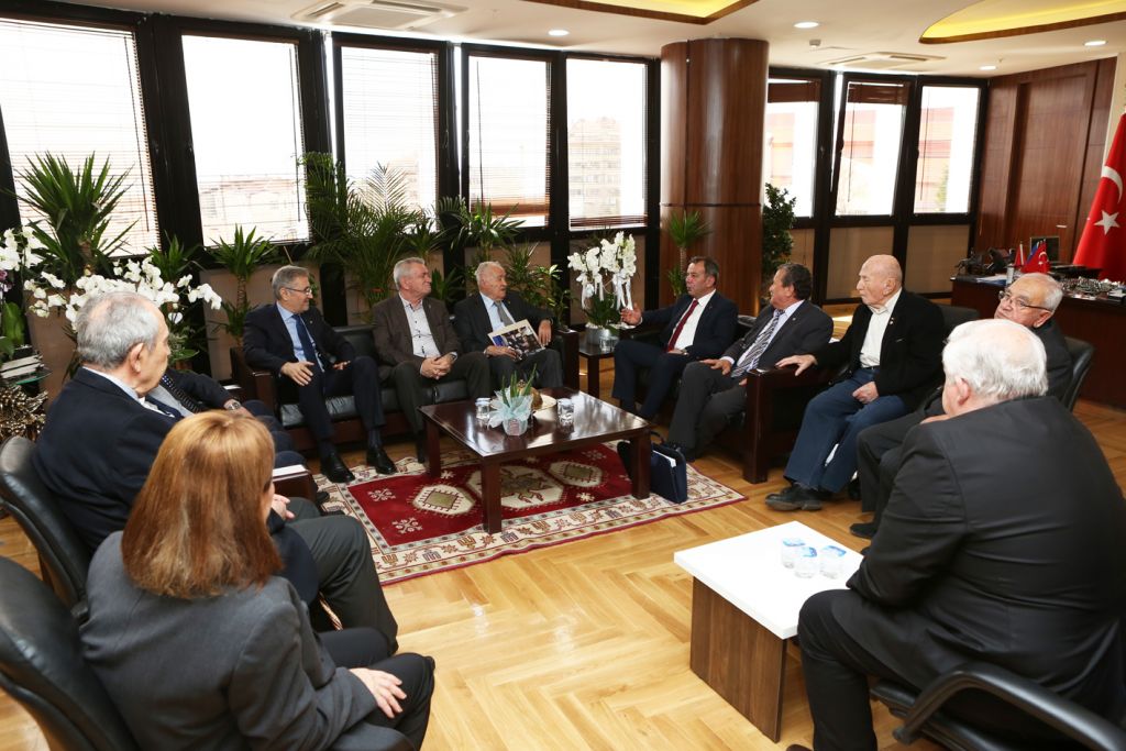 İzzet Baysal Vakfı'ndan Başkan Özcan'a tebrik ziyareti