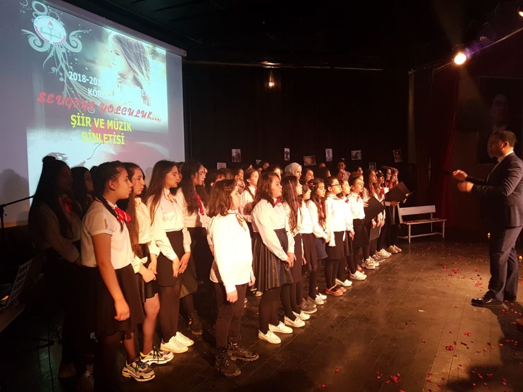 KÖROĞLU ORTAOKULU'NDAN SANAT ŞÖLENİ