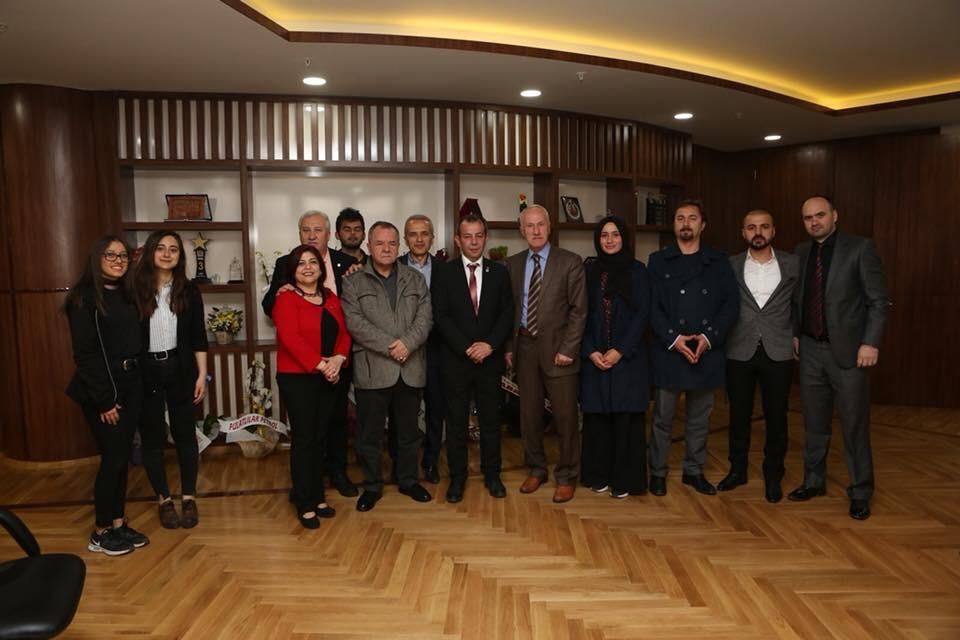 ÖZCAN'A BOZKURT ROZETİ TAKTILAR