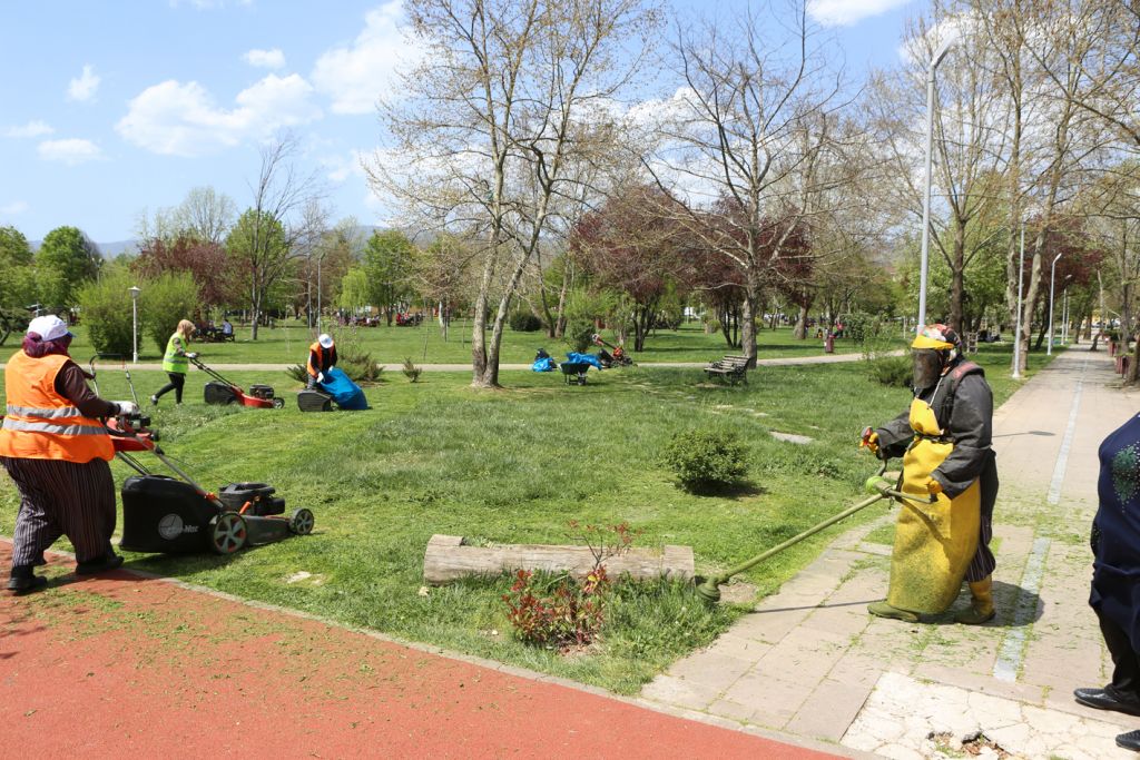 Park ve Bahçeler Müdürlüğü yaza hazırlanıyor