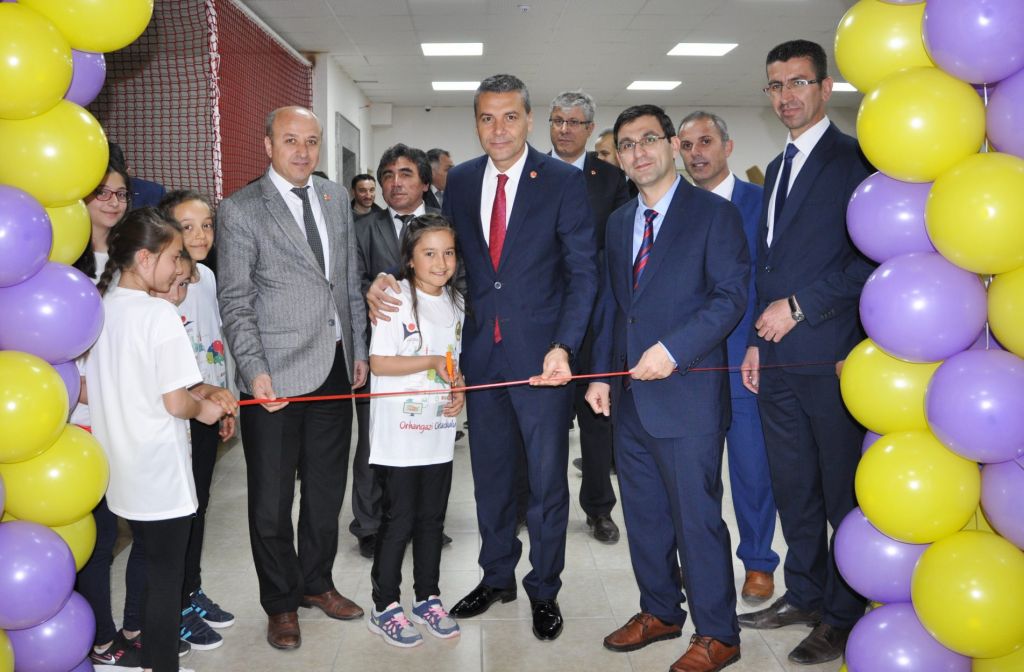 SİZ VARKEN GELECEĞE UMUTLU BAKIYORUZ