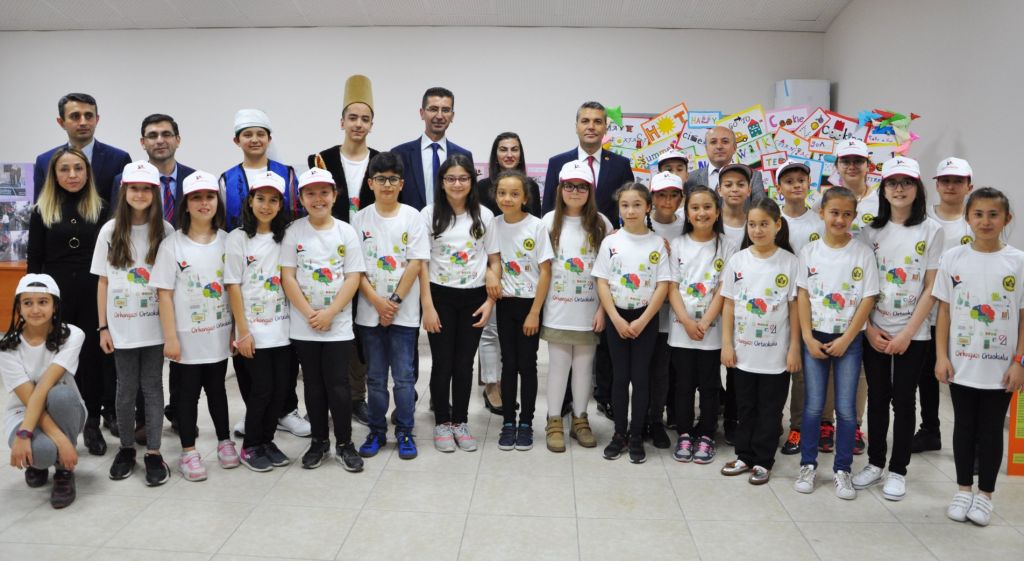 SİZ VARKEN GELECEĞE UMUTLU BAKIYORUZ