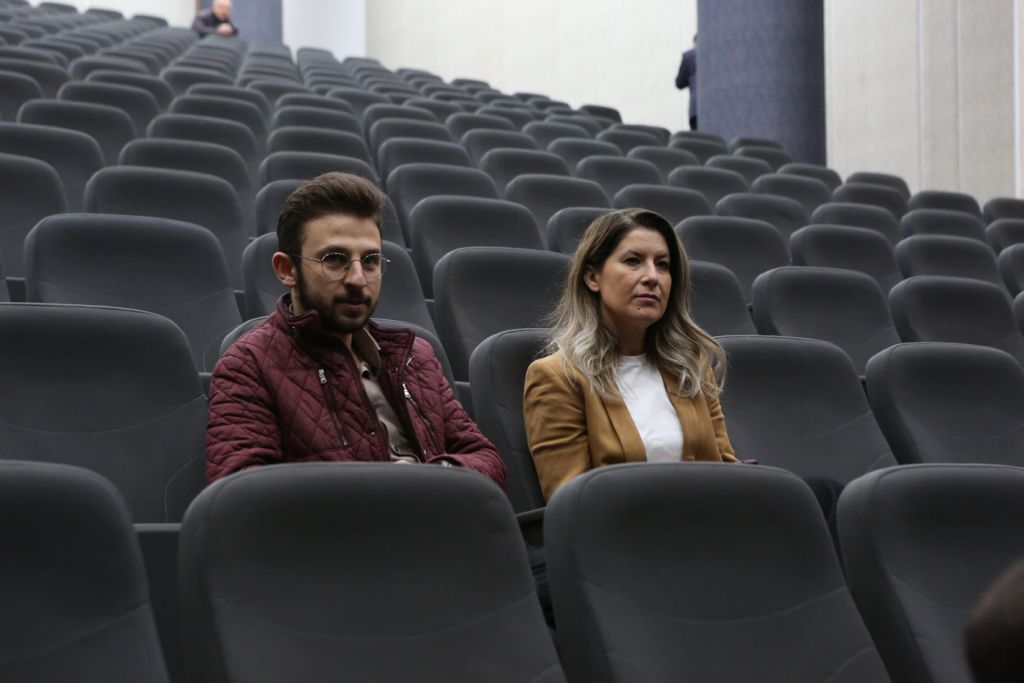 Tebrik çiçeklerinden ilk günde 140 bin lira gelir elde edildi