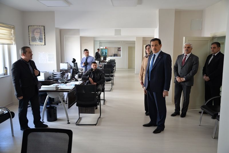 VALİ AHMET ÜMİT, AİLE, ÇALIŞMA VE SOSYAL HİZMETLER İL MÜDÜRLÜĞÜ'NÜ ZİYARET ETTİ