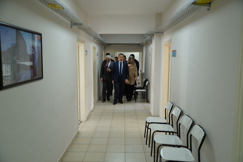 VALİ AHMET ÜMİT, AİLE, ÇALIŞMA VE SOSYAL HİZMETLER İL MÜDÜRLÜĞÜ'NÜ ZİYARET ETTİ