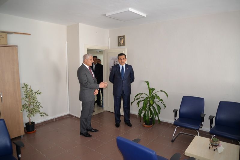 VALİ AHMET ÜMİT, AİLE, ÇALIŞMA VE SOSYAL HİZMETLER İL MÜDÜRLÜĞÜ'NÜ ZİYARET ETTİ