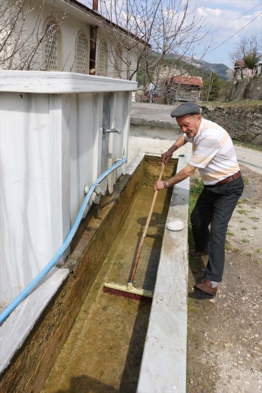 Yarım asırlık muhtar, ipi bir oy farkla göğüsledi
