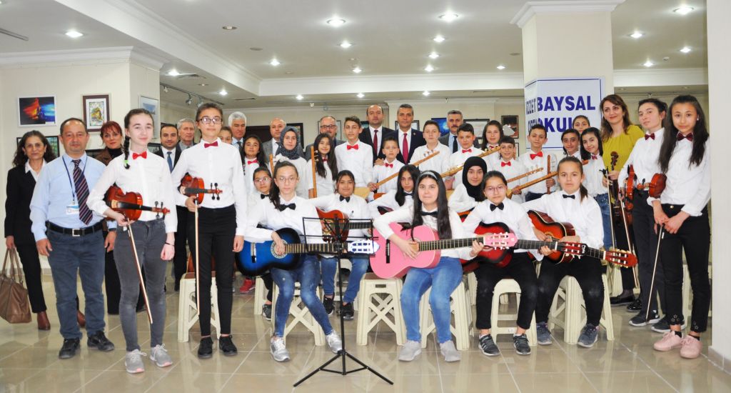 YASİN TEPE SANAT KÖPRÜSÜ SERGİSİNİN AÇILIŞINA KATILDI