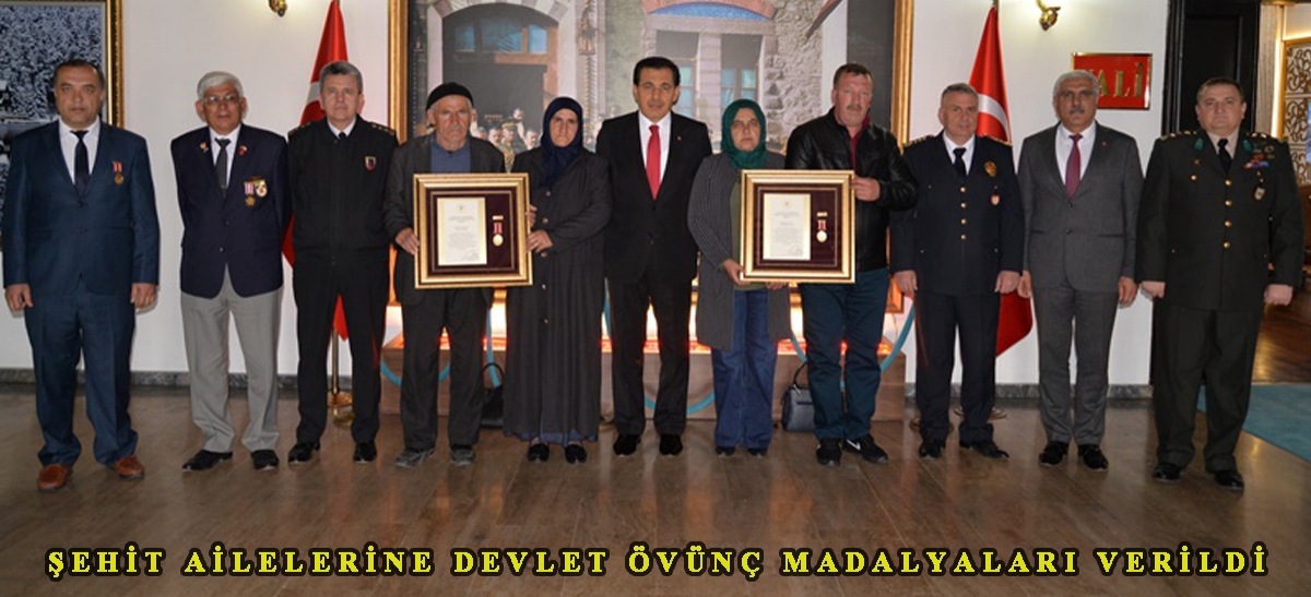 Şehit Ailelerine Devlet Övünç Madalyaları Verildi