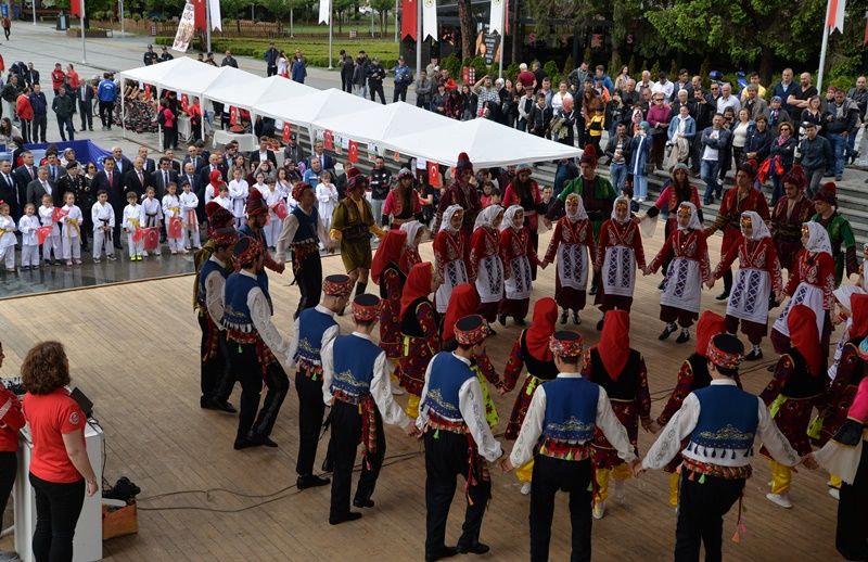 19 Mayıs Atatürk'ü Anma, Gençlik ve Spor Bayramı coşkuyla kutlandı