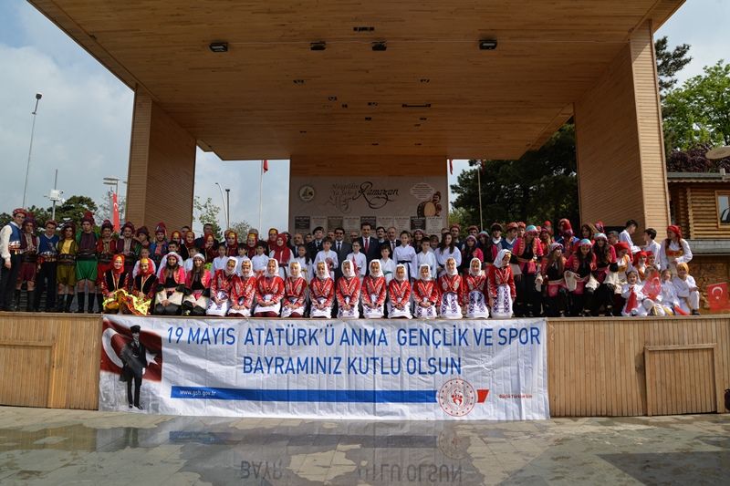 19 Mayıs Atatürk'ü Anma, Gençlik ve Spor Bayramı coşkuyla kutlandı