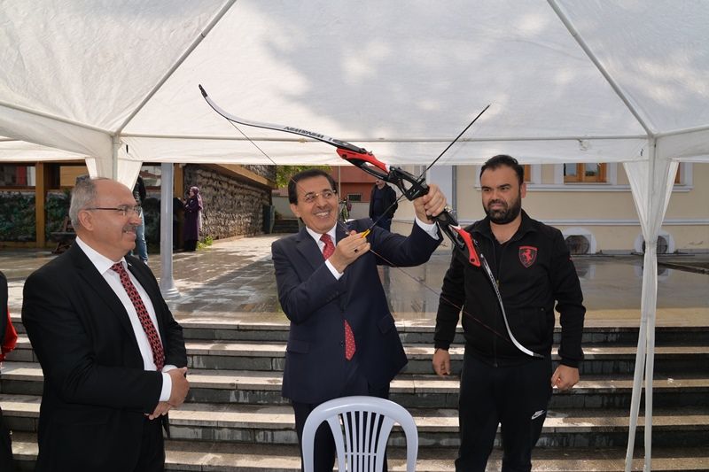 19 Mayıs Atatürk'ü Anma, Gençlik ve Spor Bayramı coşkuyla kutlandı