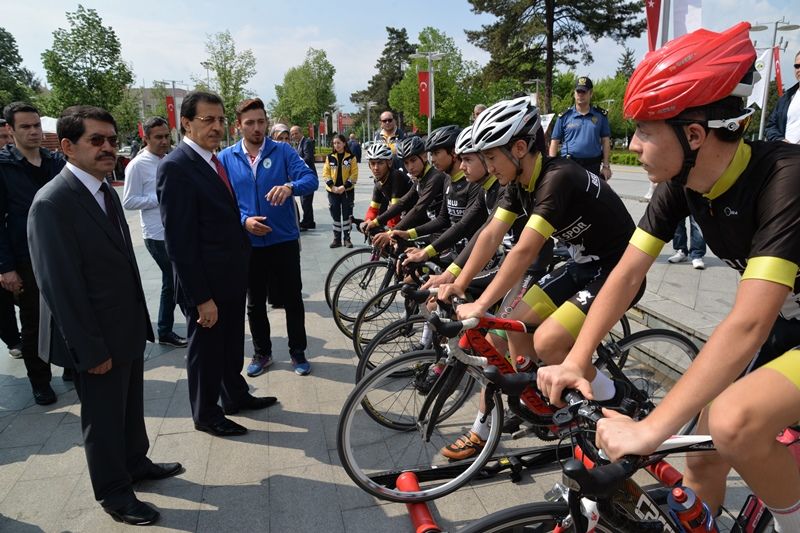 19 Mayıs Atatürk'ü Anma, Gençlik ve Spor Bayramı coşkuyla kutlandı