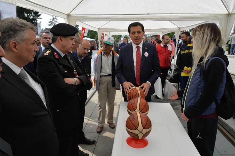 19 Mayıs Atatürk'ü Anma, Gençlik ve Spor Bayramı coşkuyla kutlandı