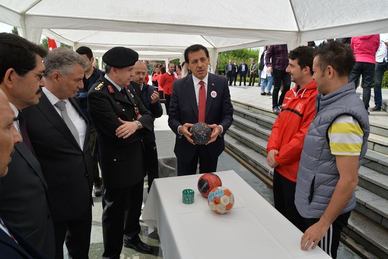 19 Mayıs Atatürk'ü Anma, Gençlik ve Spor Bayramı coşkuyla kutlandı