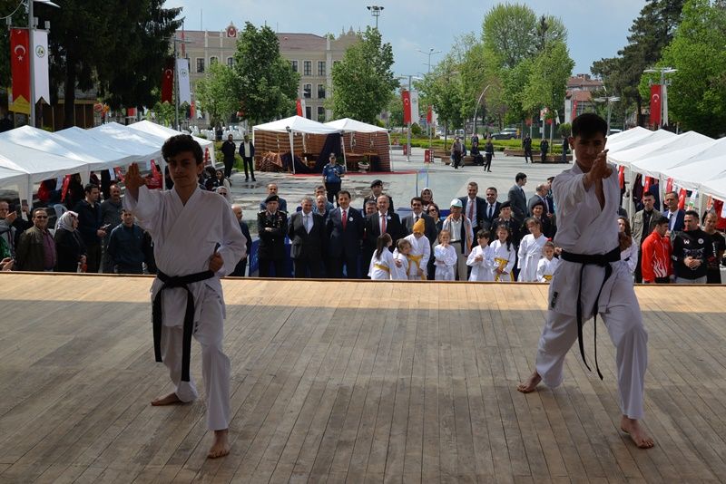 19 Mayıs Atatürk'ü Anma, Gençlik ve Spor Bayramı coşkuyla kutlandı