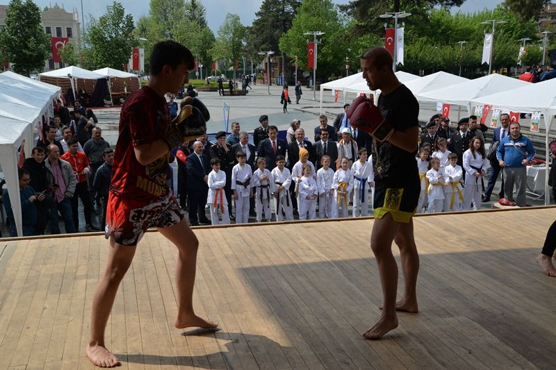 19 Mayıs Atatürk'ü Anma, Gençlik ve Spor Bayramı coşkuyla kutlandı