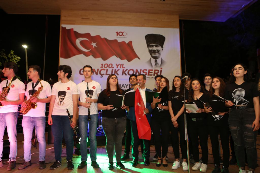 19 Mayıs Atatürk'ü Anma, Gençlik ve Spor Bayramı coşkuyla kutlandı