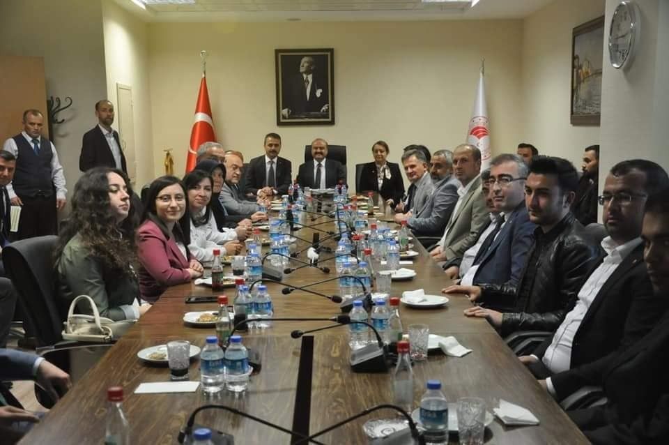 Ak Parti Teşkilatları Bakan Yardımcısı Metin'i ziyaret etti