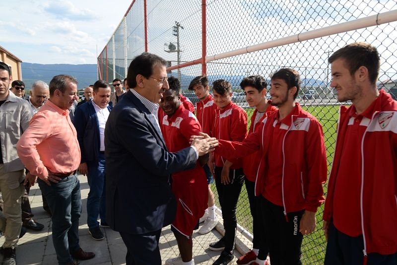 Alttan Isıtmalı Antrenman Sahasının Açılışı Yapıldı